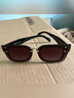 Circus by Sam Edelman Sunglasses Black with Dark Plum